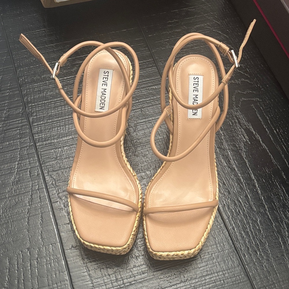 Steve Madden unity platform sandals